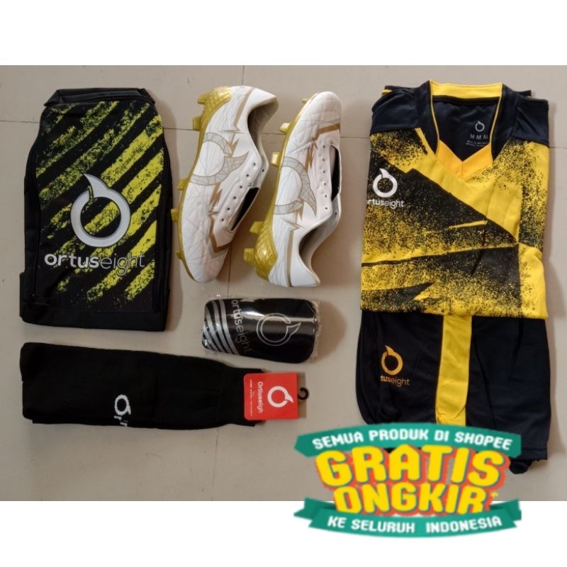 Sepatu bola paket lengkap /sepatu sepak bola paket komplit/ cr7 ronaldo madrid barca