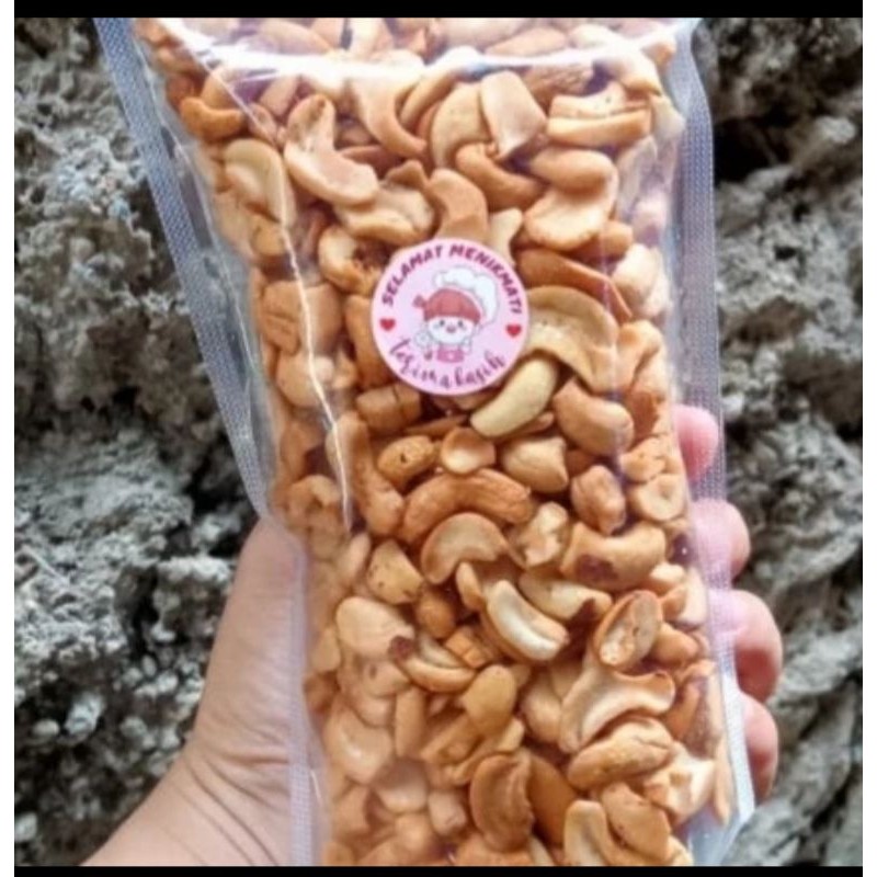 

kacang Mede patahan matang 500 gram