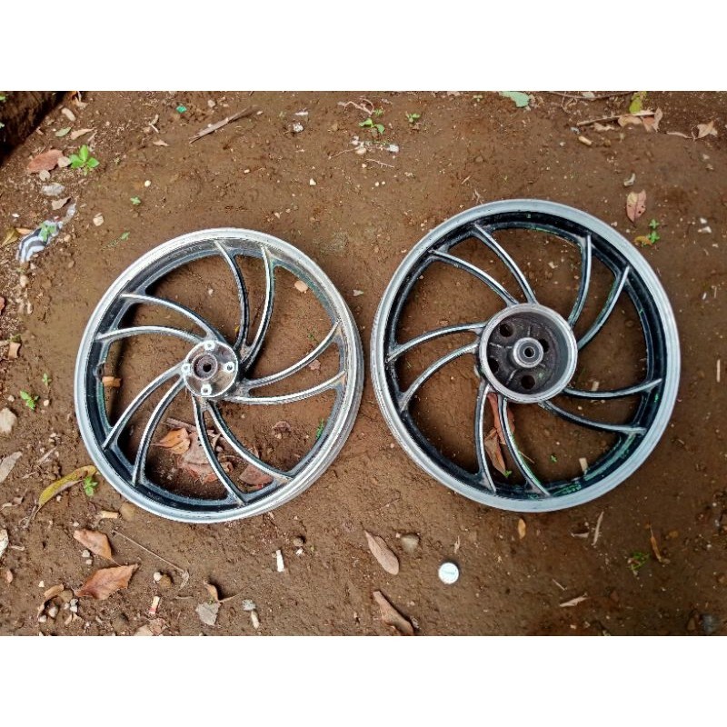 velg racing//velg enkei yamaha rd 125 LC original ring 18