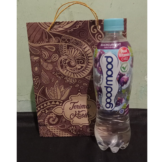 

100 pcs paperbag sedang 21x16x5 cm