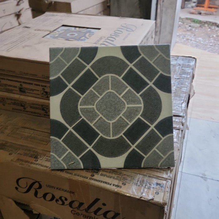 mulia 25x25 lantai kamar mandi