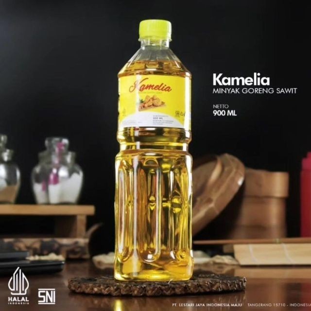 

MINYAK KAMELIA 900G