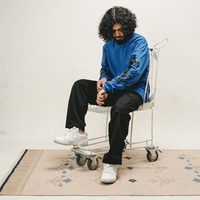 UNKL347 Kaos Pria Lengan Panjang Biru Motif Halftone HC PILL LS