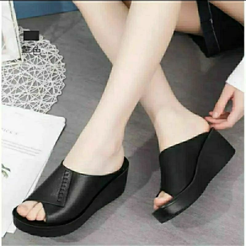 sandal wanita calbi hak tinggi/ sandal calbi terbaru