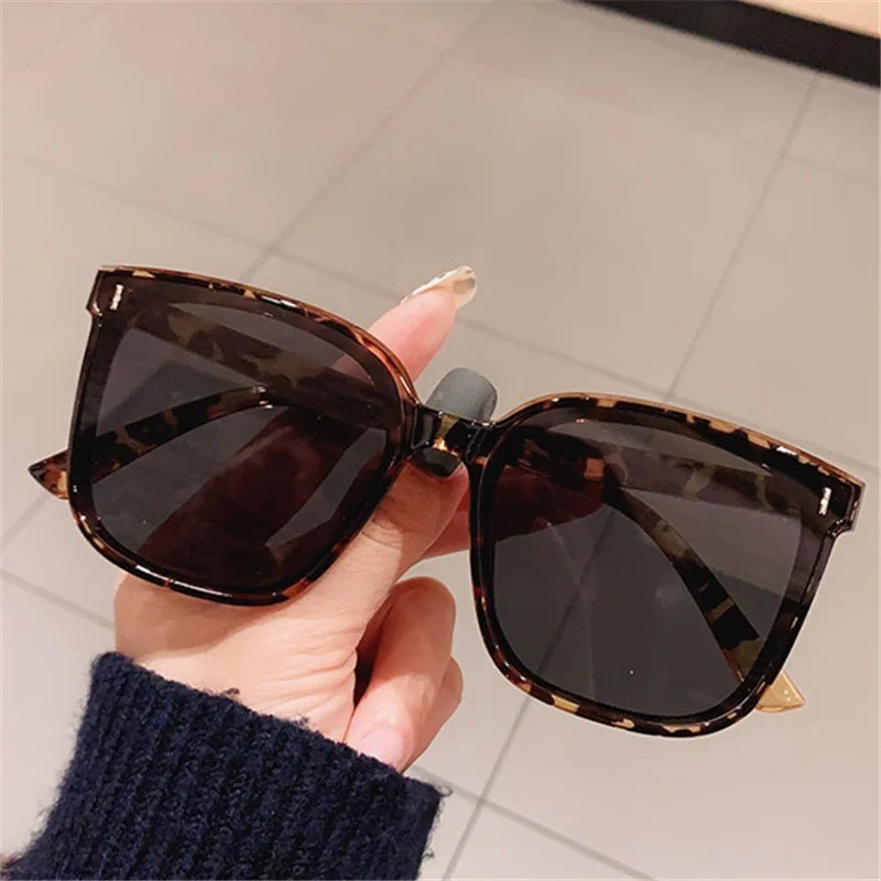 

Retro New Sunglasses Men Women Popular Square Sun Glasses Ladies Black Eyeglasses Driver Goggles UV400 Gafas De Sol