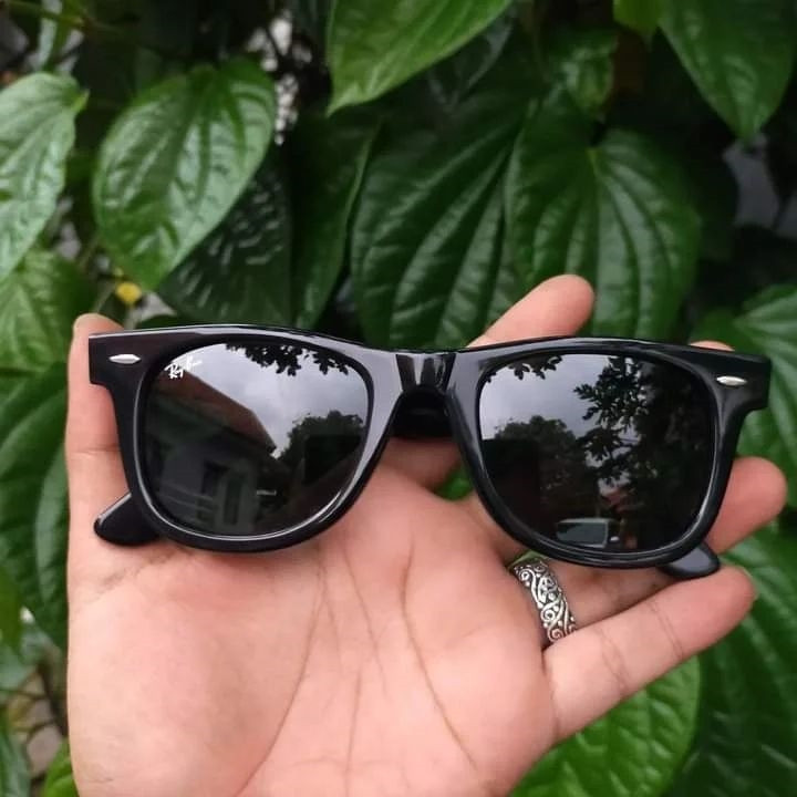Kacamata Pria Ray-Ban Wayfarer Motif Size 50 Medium Sunglasses