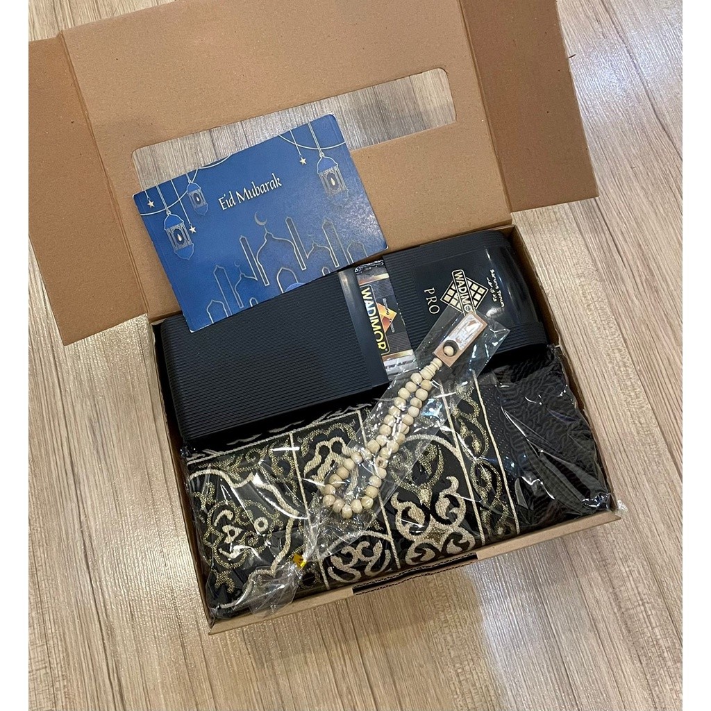 

PAKET SAJADAH Shenille Kiswah , Sarung WADIMOR , Tasbih , Box Hampers/ COD lebaran ramadhan