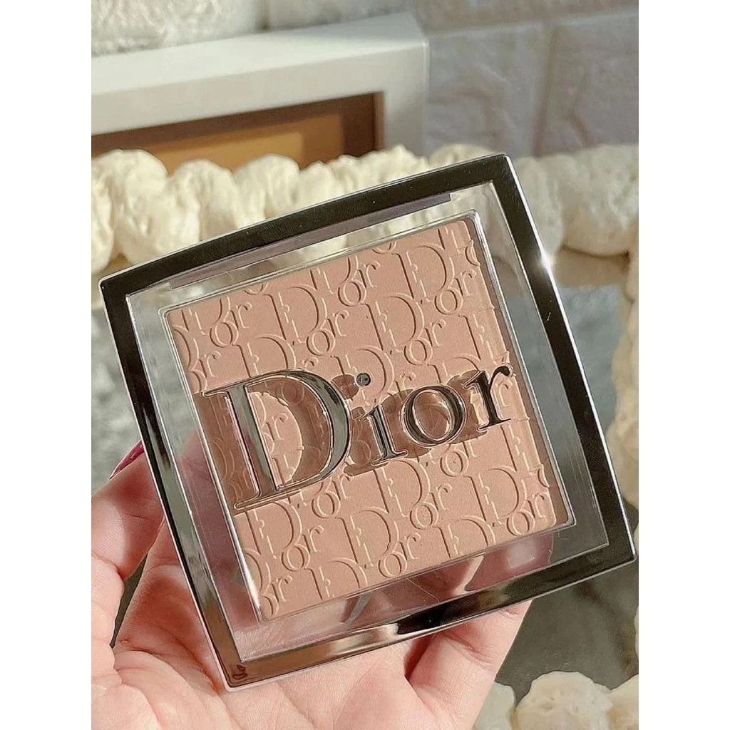 Dior Produk Baru Bedak Padat Empat Warna 0N 1N 2N 4N Tahan Lama Mengontrol Minyak Matte