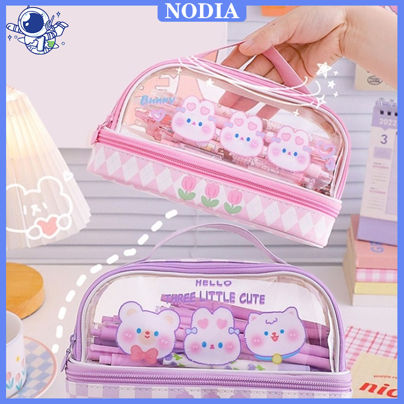 

Nodia Toys Pencil Case Kapasitas Besar / Tas Pensil Dua Lapis / Tempat Pensil Bening / Kotak Pensil / Aesthetic Anak Pencil Cases / Tas Makeup / Tas Penyimpanan Transparan Warna / Tas Penyimpanan Serbaguna Dengan Zipper/Tas Alat Tulis PVC Transparan Siswa