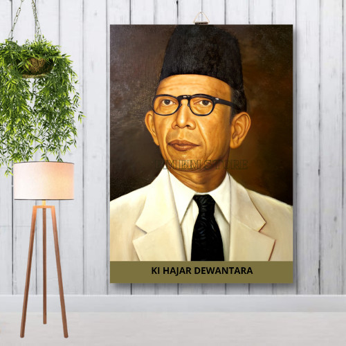 BINGKAI + FOTO PAHLAWAN KI HAJAR DEWANTARA HIASAN DINDING WALLDECOR POSTER KAYU PAJANGAN RUMAH - WAL