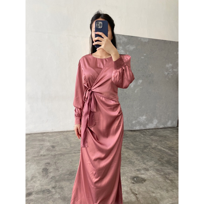 Lebaran Muslim Dress Satin Lengan Panjang Selim Label Maya Dress Satin Long Dress Lilit Wanita Dress