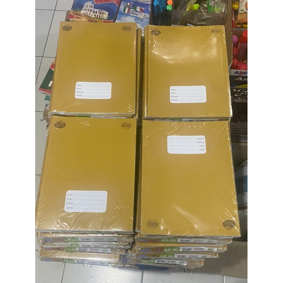 

PEMBELIAN KARTONAN - Buku Tulis Sinar Dunia 40 lembar isi 32 Pak. 1 Pak (Isi 10 Buku) Sidu Sampul Polos Coklat / Kraft