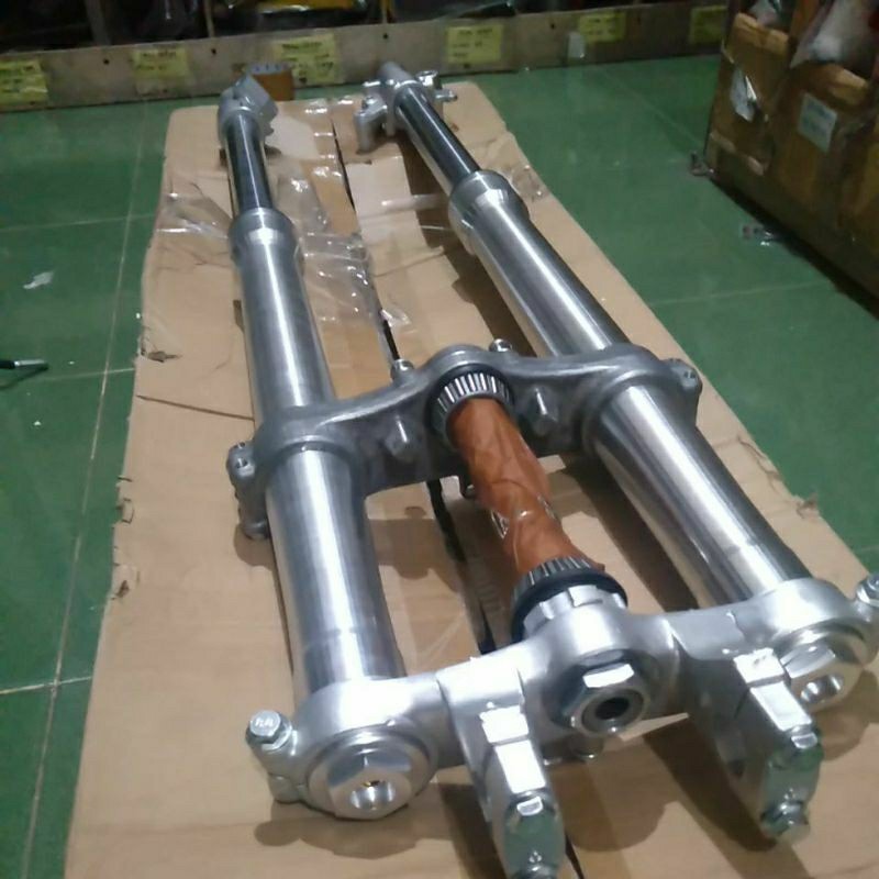 SHOCKBEKER ASSY KX85 85/SHOCK DEPAN KX85 KX 85 UP SIDEDOWN GOOLD PUTIH