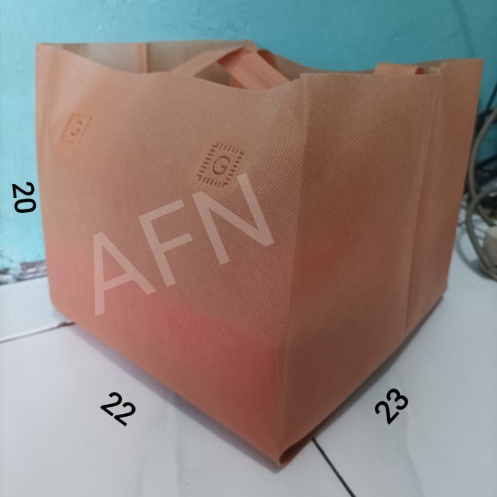 

tas hls box 22x22 tas spunbond tas box nasi tas kotak nasi tas besek - Putih