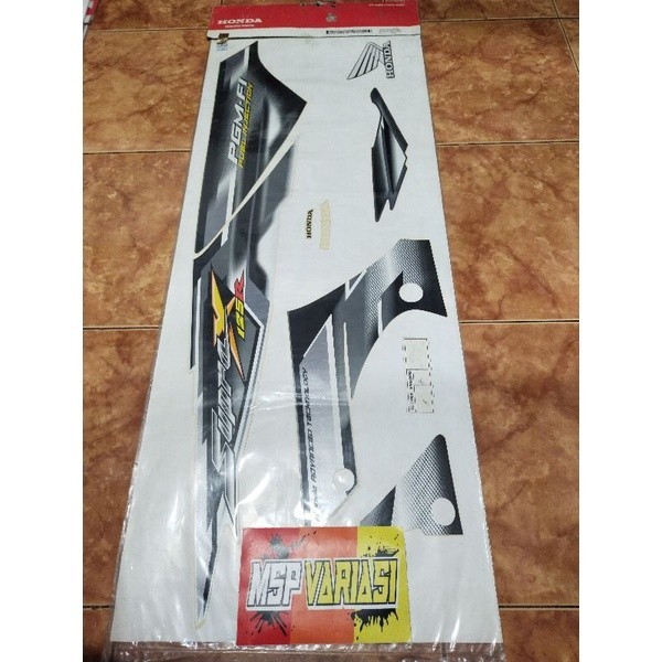 Striping Motor Supra X 125 PGM-Fi 2005/2006 Abu-abu Putih Original AHM ( 871X0 KTM 770ZB )