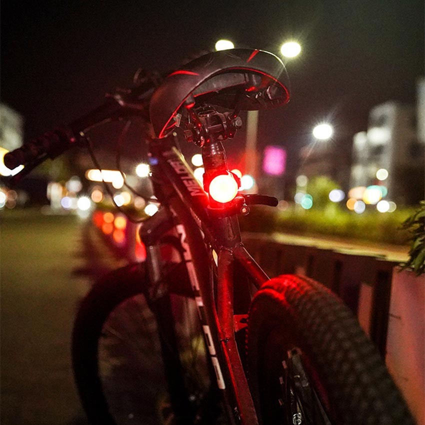 Lampu Sepeda Strobo Led Belakang/Depan USB Waterproof Rechargeable Sepeda Brake Sensor Light / Lampu