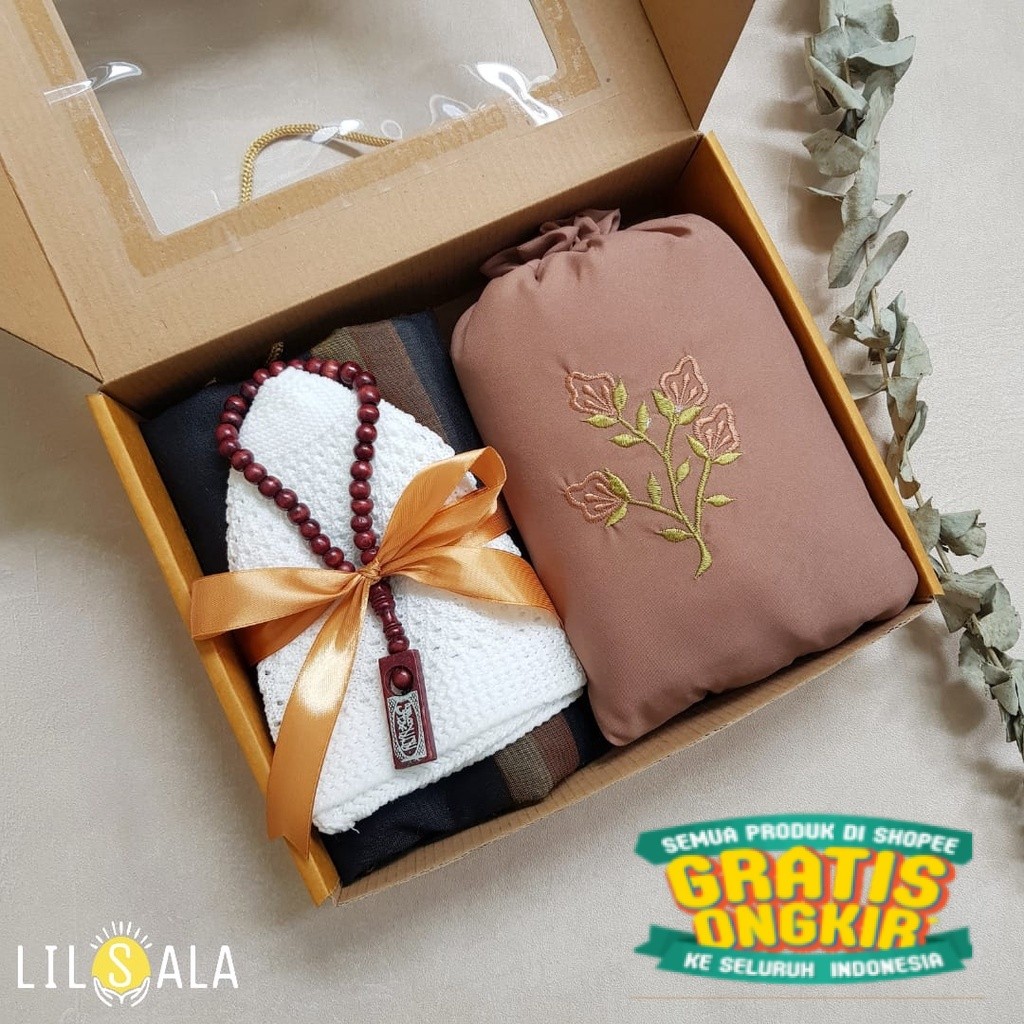 

[BSPTMU] PAKET MUKENA DAN SARUNG PECI DEWASA PACKING BOX KADO GURU, KADO NIKAH, HAMPERS RAMADHAN PARCEL LEBARAN/IDUL FITRI/ New kado