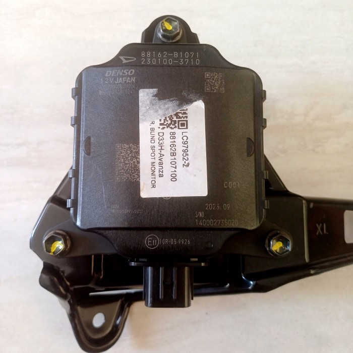 Sensor Blind Spot Monitor LH 88162-B1071 Toyota Avanza Veloz CVT 2022 ORI Baru
