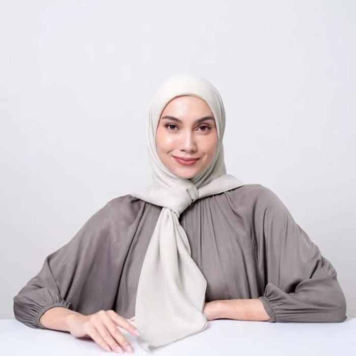 Heaven Lights HL Voal Jilbab Segiempat Wanita - Almond