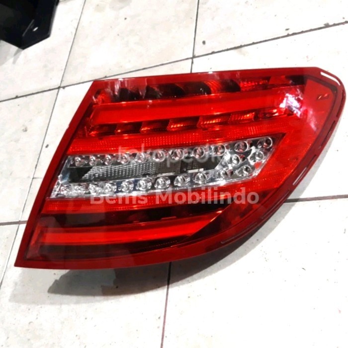 Stoplamp Lampu belakang Mercedes Benz W204 C200 12 13 MERCY W204