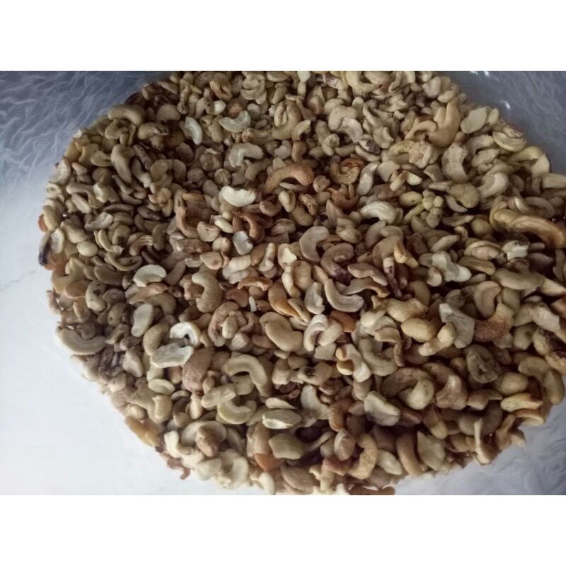 

kacang mede patahan matang 1 kg