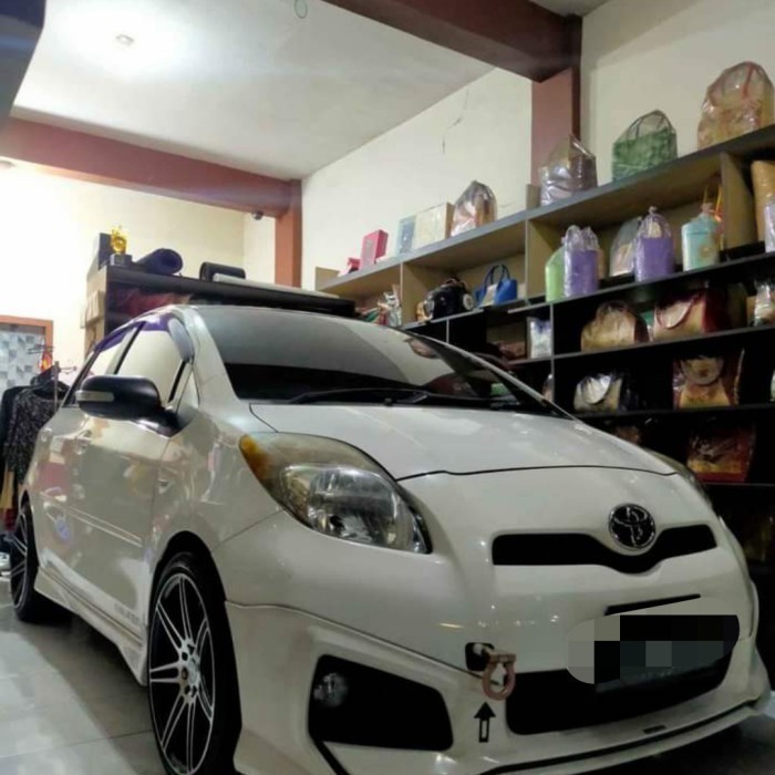 body kit Toyota Yaris 2011-2013 bodikit Toyota Yaris 2011-2013