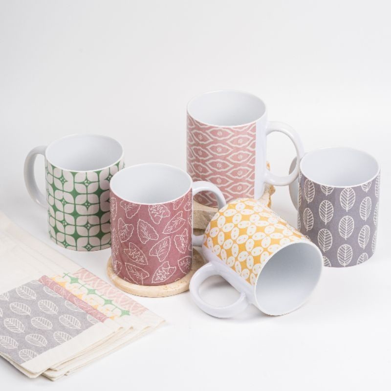 Seruni Living Hampers Mug dan Pouch Motif Batik Cantik