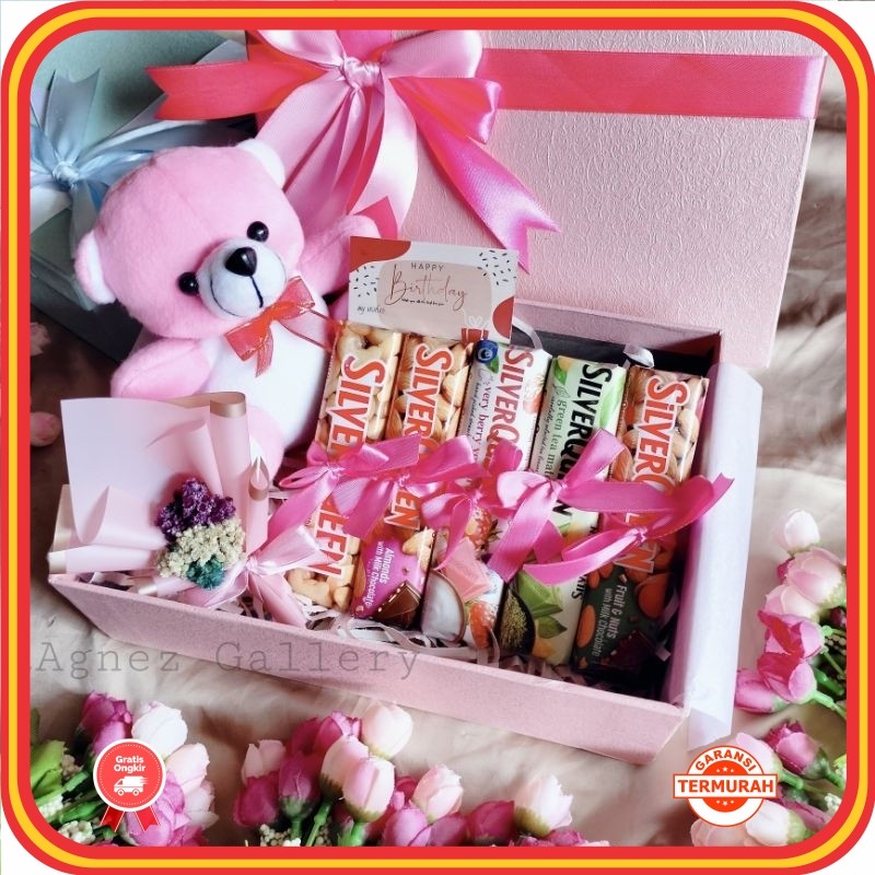

Termurah Souvenir Kado Nikahan Teman BEstie Keren / Hampers Coklat Snack Box / Kado Valentine Ulang Tahun Wisuda Natal / Souvenir Ulang Tahun / Silverqueen