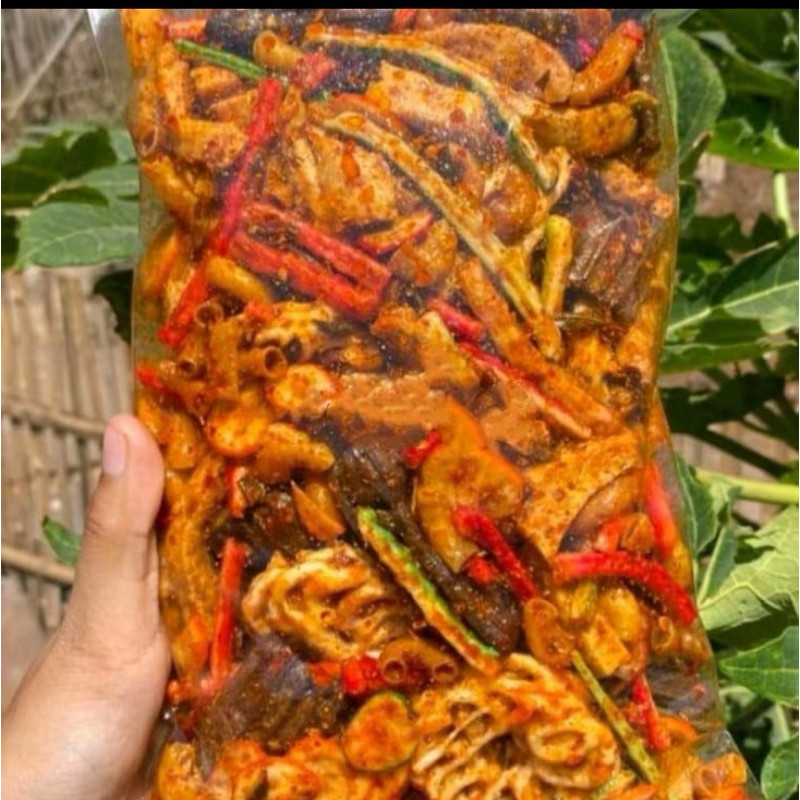 

seblak campur pedas daun jeruk mix250Gram basreng,kurupuk jengkol,kurupuk as beton,cimol kering,makaroni,pilus