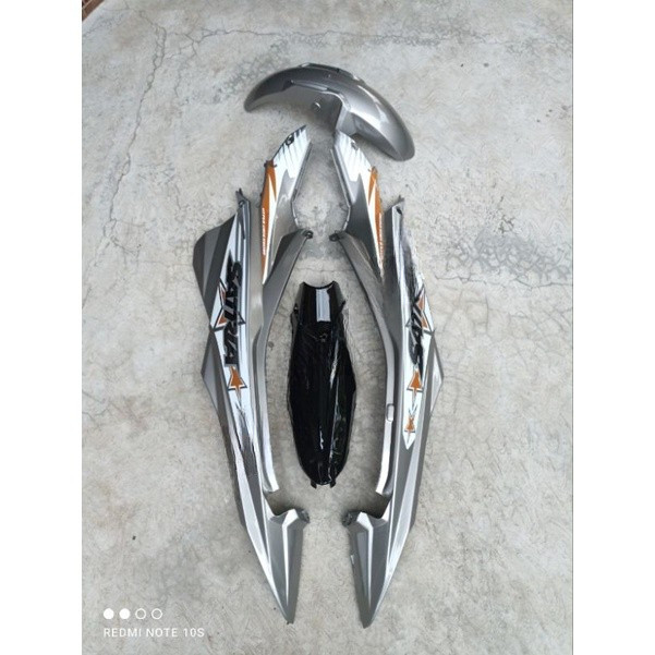 COVER BODY HALUS SUZUKI SATRIA F150 FACELIFT BODI SET SATRIA FU FL WARNA SILVER PLUS STRIPING