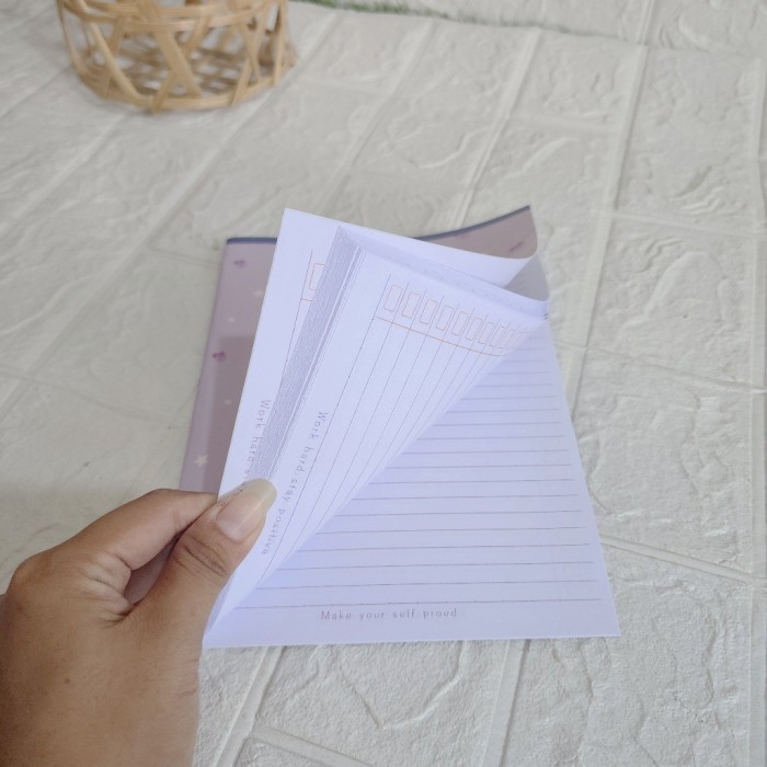 

mh 1 Pack 5 Pcs BUKU TULIS NEWSTAR 58 Lembar Karakter Lucu Kuromi - NEWSTAR Kuromi 58