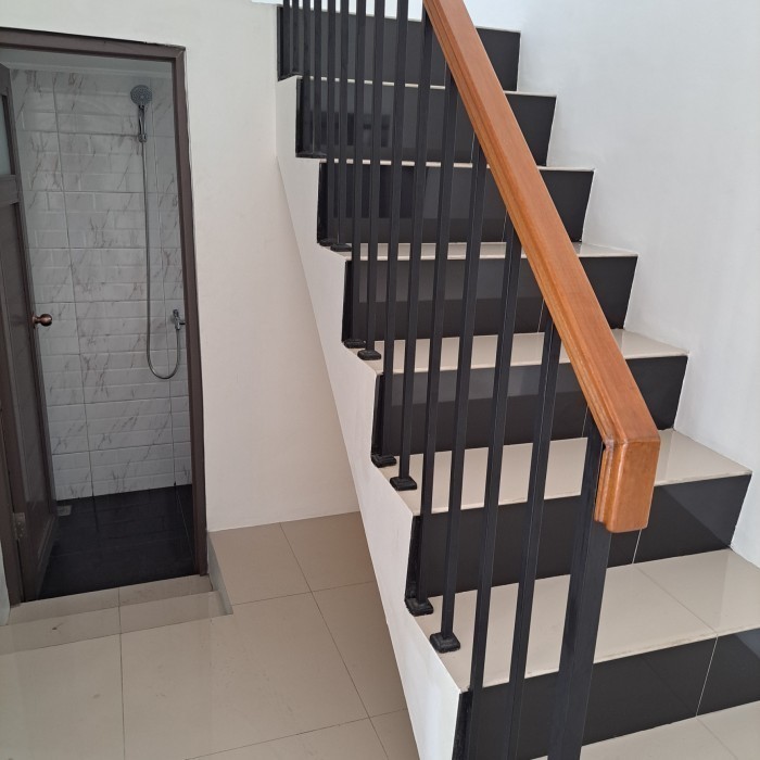 reling tangga pegangan kayu