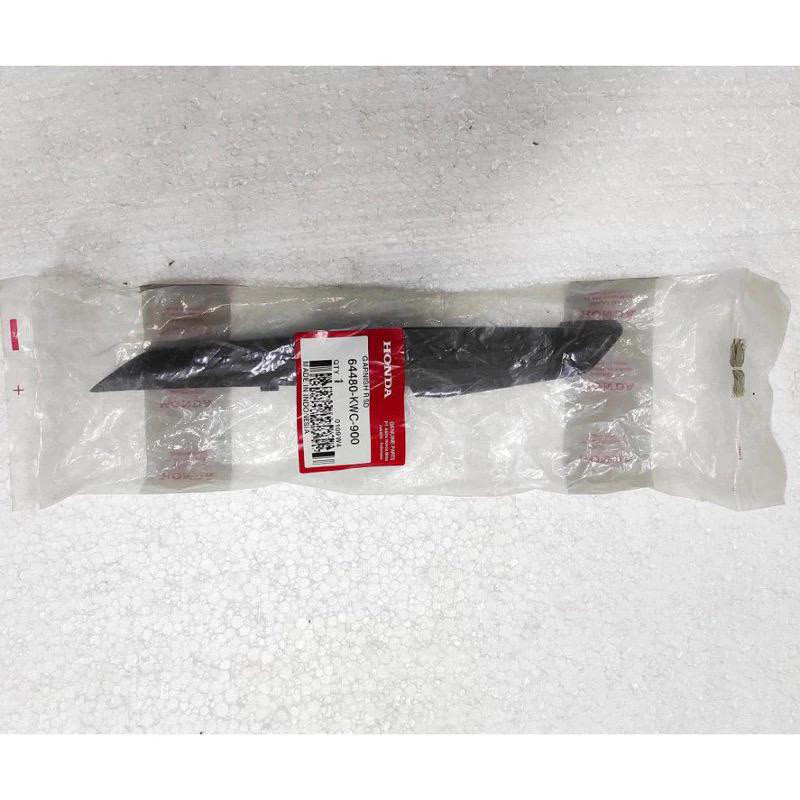 GARNISH CS1 KANAN ORIGINAL HONDA 64480-KWC-900 bro bandung