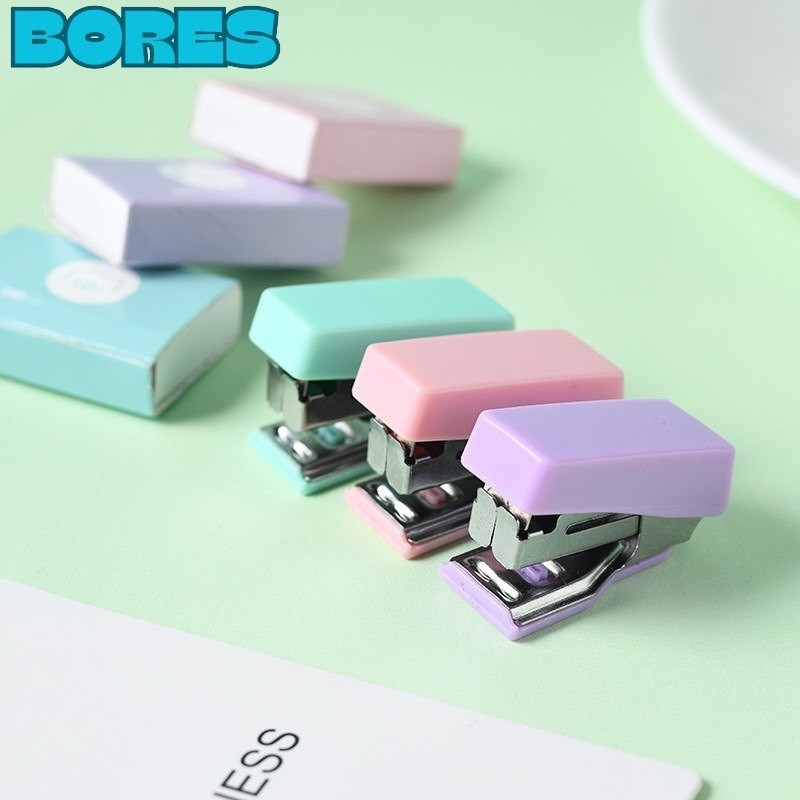 

BORES Mini Stapler Set Macaron Color Staples Mini Ukuran Kecil Unik Kemasan Box Lucu Free Isi Warna Pastel Perlengkapan Kantor