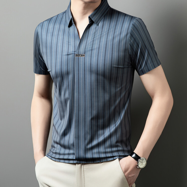 Kemeja polo lengan pendek bergaris pria paruh baya dan muda V-neck Korea hijau putih biru