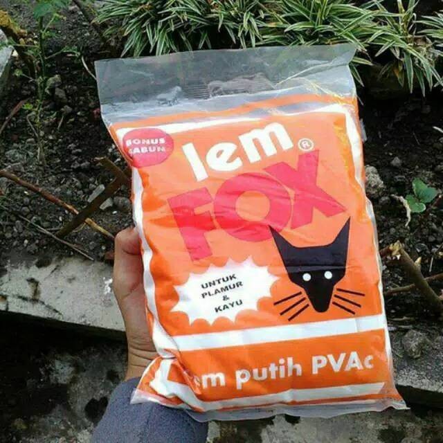 

Lem fox 800grm