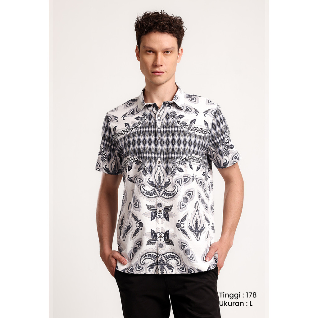 MANZONE - Kemeja Batik Lengan Pendek Pria Sakranata Modern Fit - White