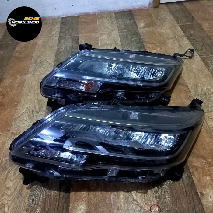 Headlamp Lampu Depan Rush 2018 2020