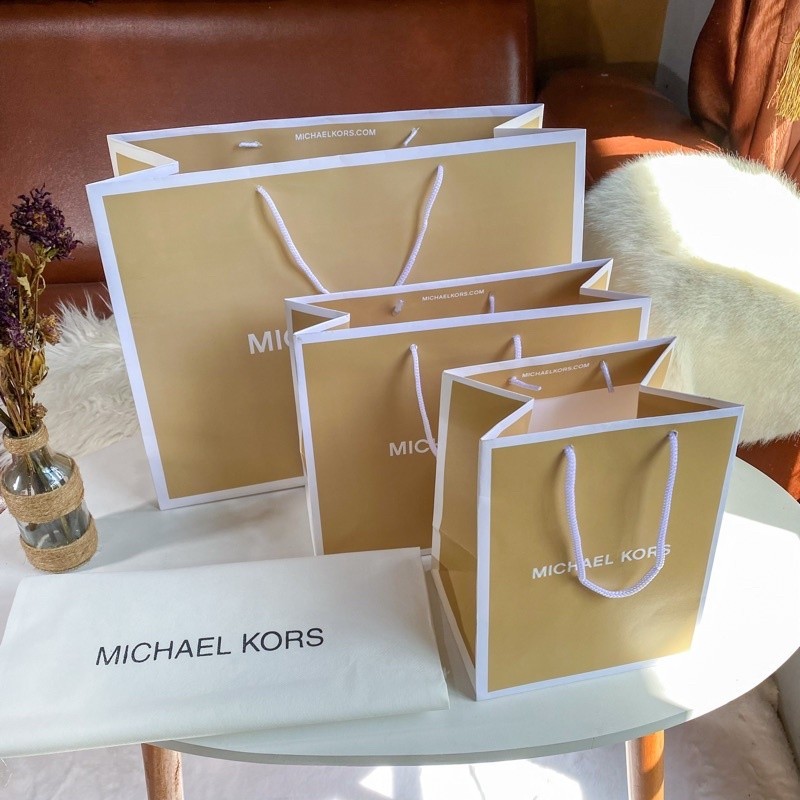 

Paperbag dan Dustbag Michael Kors High Quality Like Ori