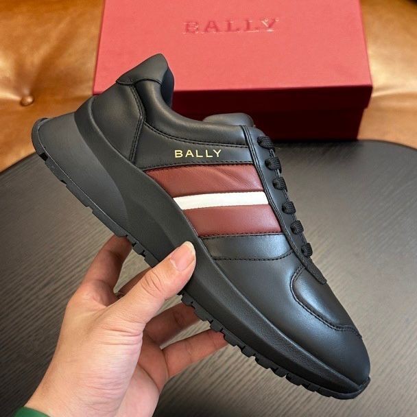 SEPATU SNEAKERS PRIA BRANDED IMPORT / SEPATU BRANDED PRIA KULIT ASLI IMPORT CASUAL