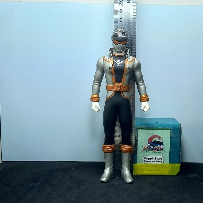 Bandai RHS Power Rangers Super Megaforce Gokaiger Figure Bahan Vinyl  -SK89