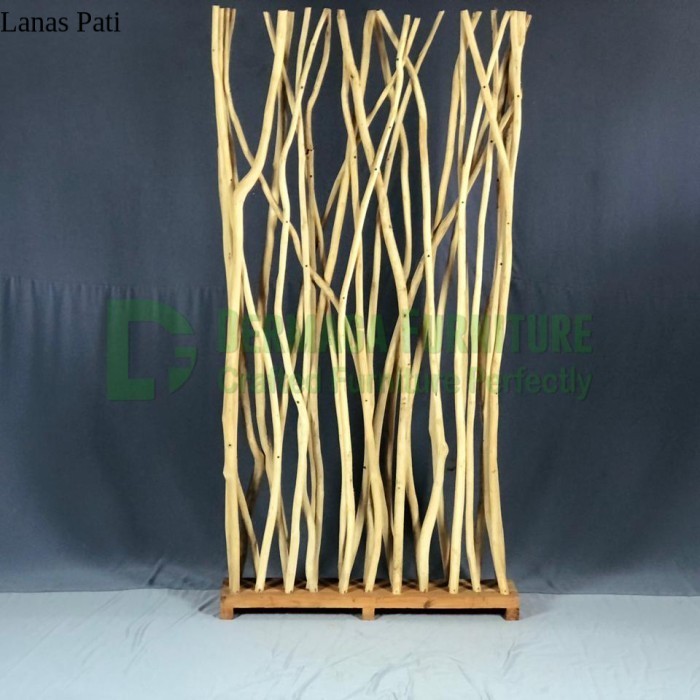 

Backdrop ranting dekorasi pelaminan tunangan kayu jati simpel XD5