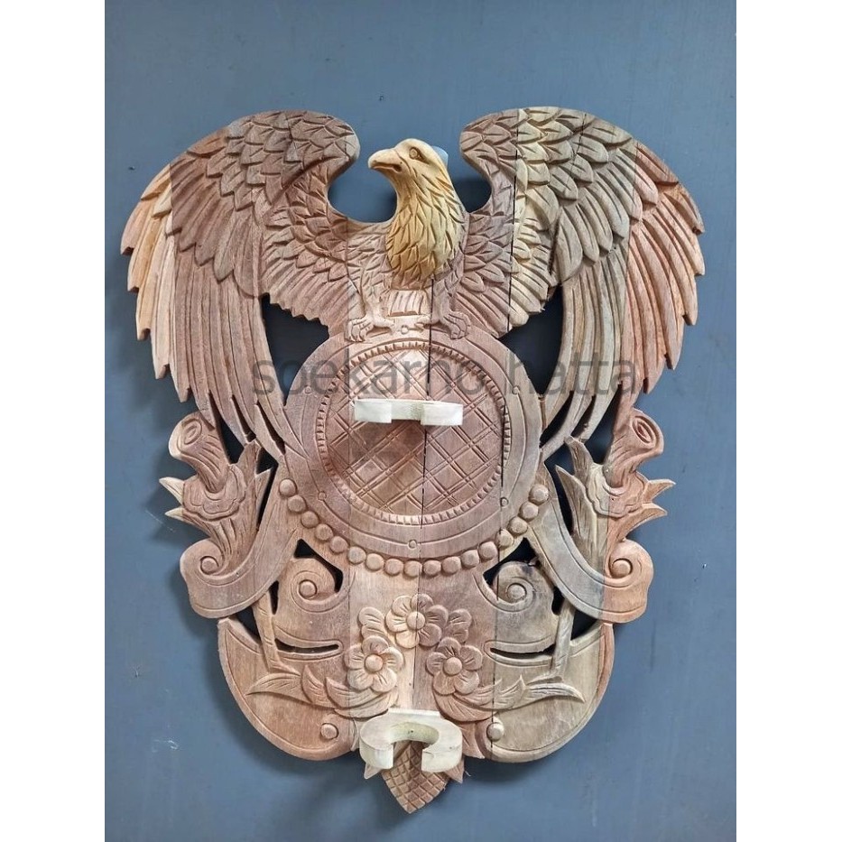 blawong ukir burung garuda dari kayu akasia garap alus mentahan SH8634