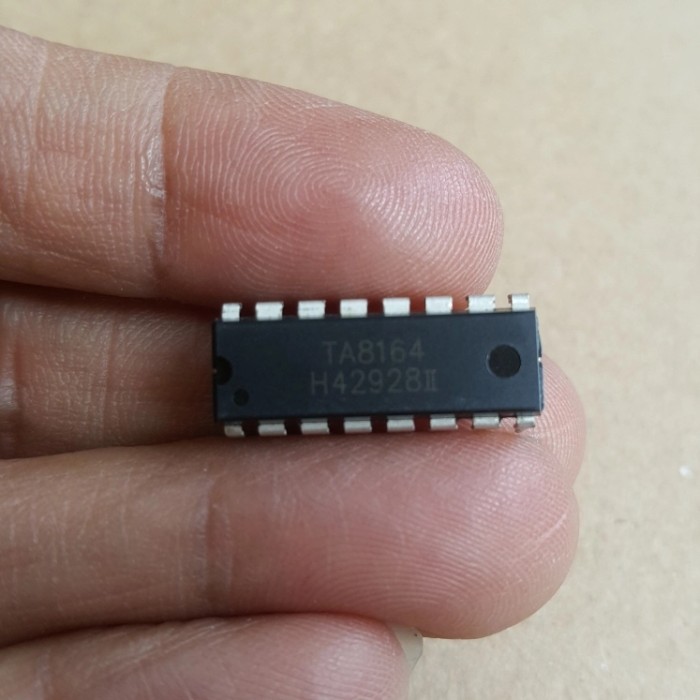 DAY99 TA8164 ORG IC / Transistor