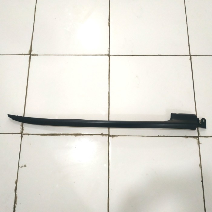 List Moulding Depan KIRI Kaca Besar CRV Gen 2 2002-2006