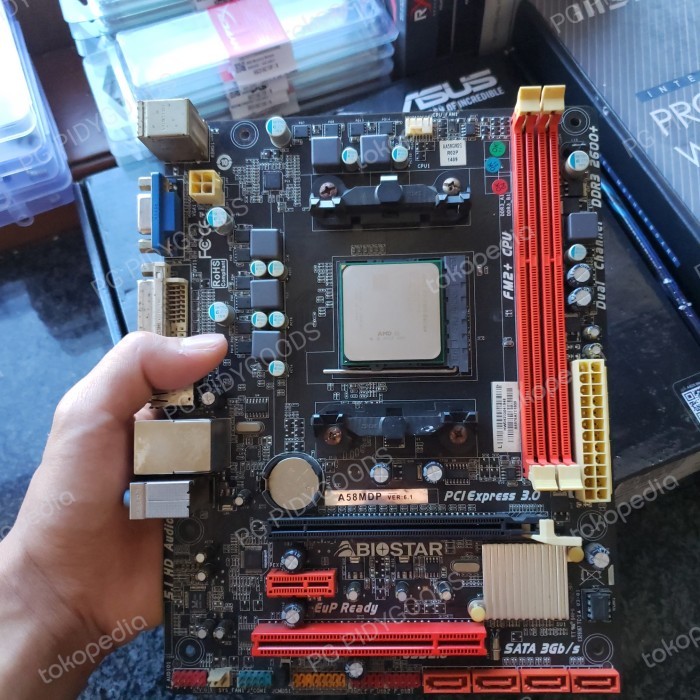 PAKET MOBO PROCESSOR A8 FM2+ PLUS RAM 4GB VGA R7 PAKETAN MOTHERBOARD A - A8-7650K VGA R7