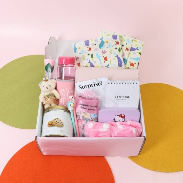 

(NEW) -Kado Hadiah Unik Wanita - Parsel Custom Hampers Gift Fashionista