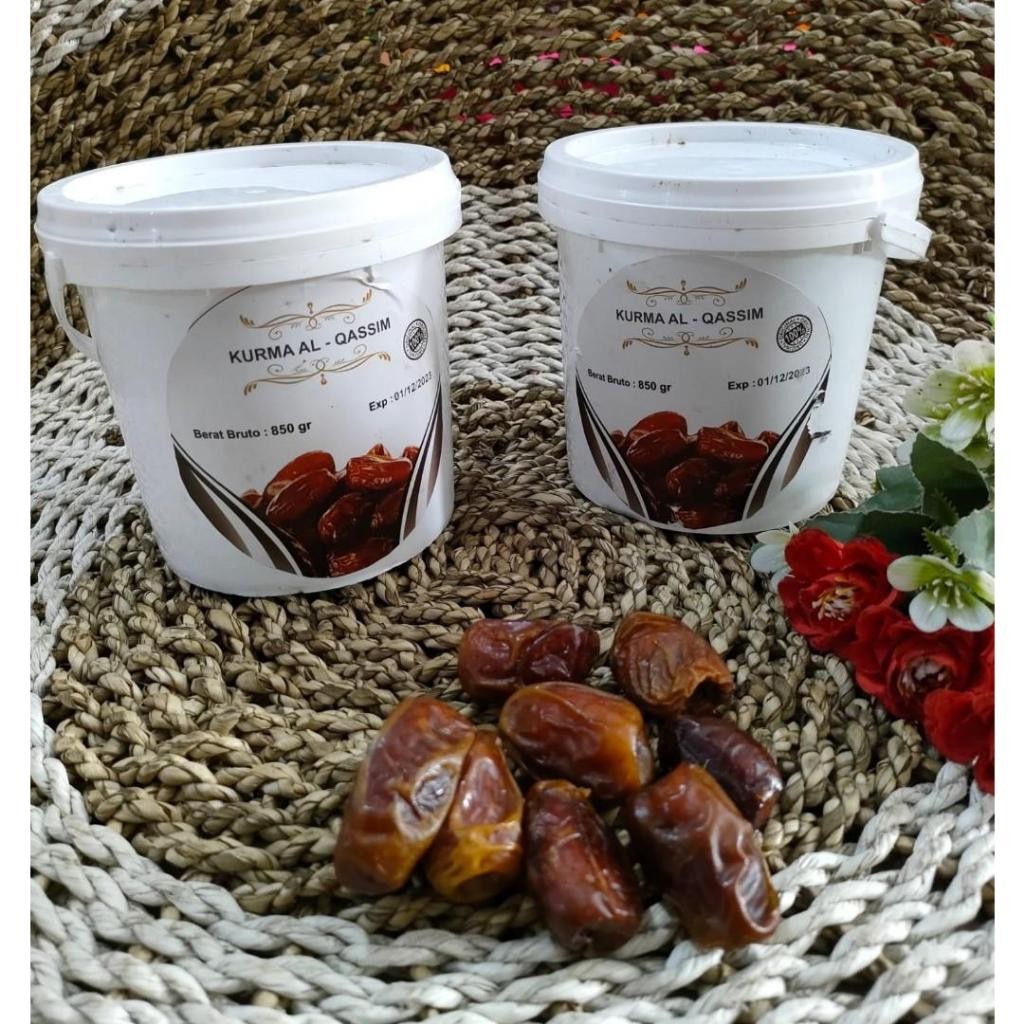 

PAKET 1 KG (2 EMBER) Kurma Korma AL QASEEM 500 GR LEMBUT DAGING TEBAL CAMILAN CEMILAN FOOD MAKANAN KERING 3063