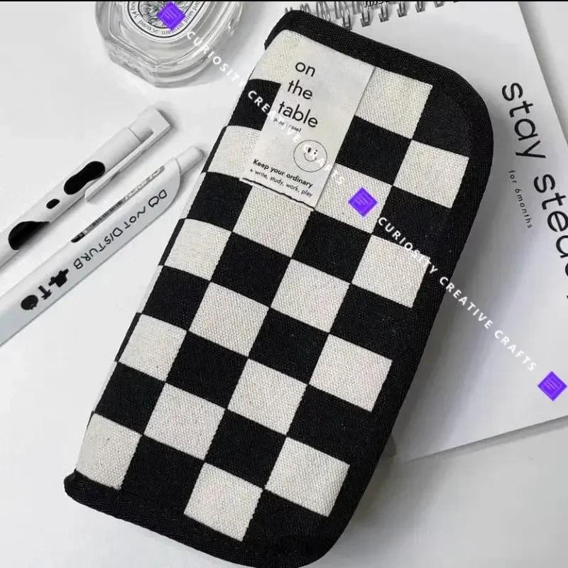 

Pen Pouch High Capacity Cool Black and White Checkerboard Grid Chessboard Storage Pencil Bag Stationery Box Pencil Case Roti
