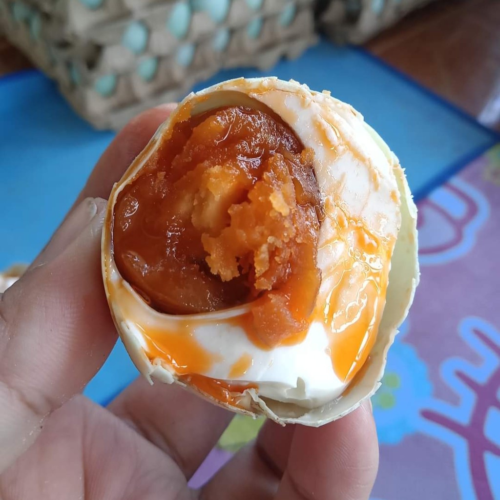 

paling ,urah (cod) Telur Asin Matang / Telur Bebek Asin Kukus 10 butir